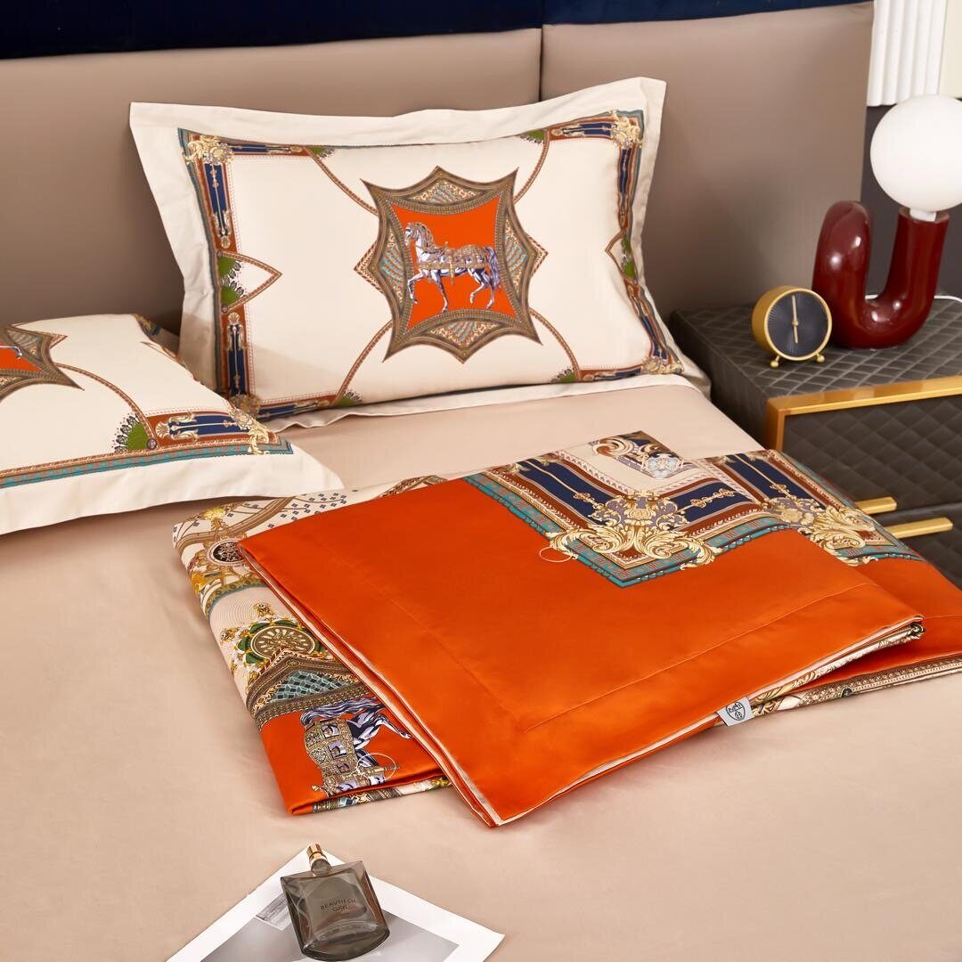 Семейный комплект постельного белья  с одеялом Hermes home collection