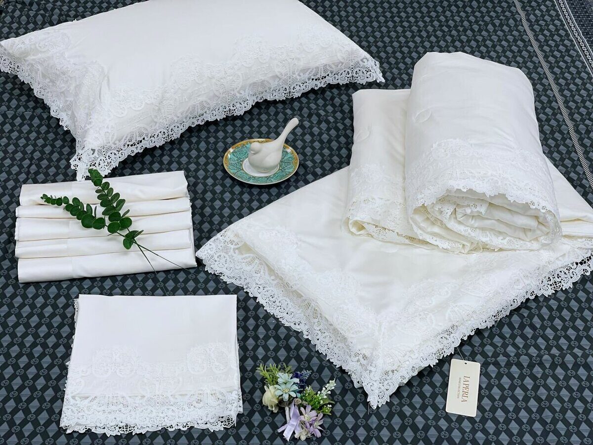 Комплекты с одеялом Laperla с кружевом белые